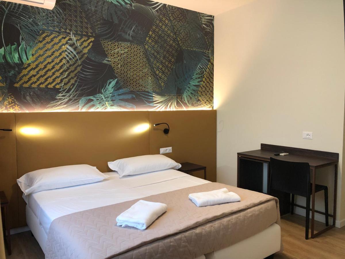 Hotel Suez Lido di Jesolo Exterior photo