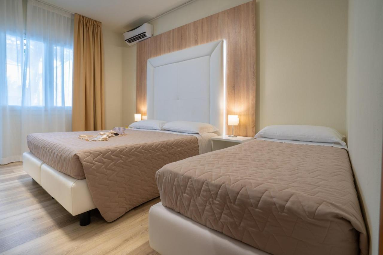 Hotel Suez Lido di Jesolo Exterior photo
