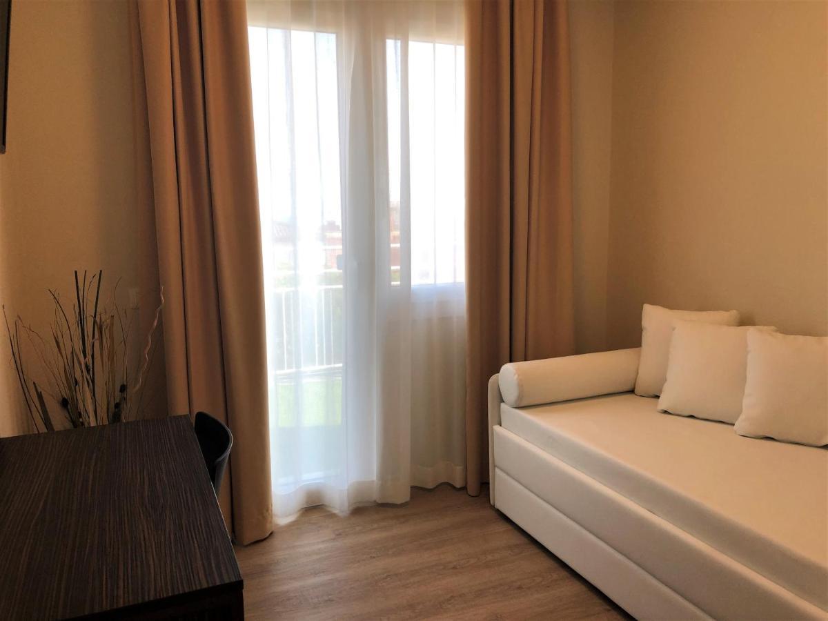 Hotel Suez Lido di Jesolo Exterior photo