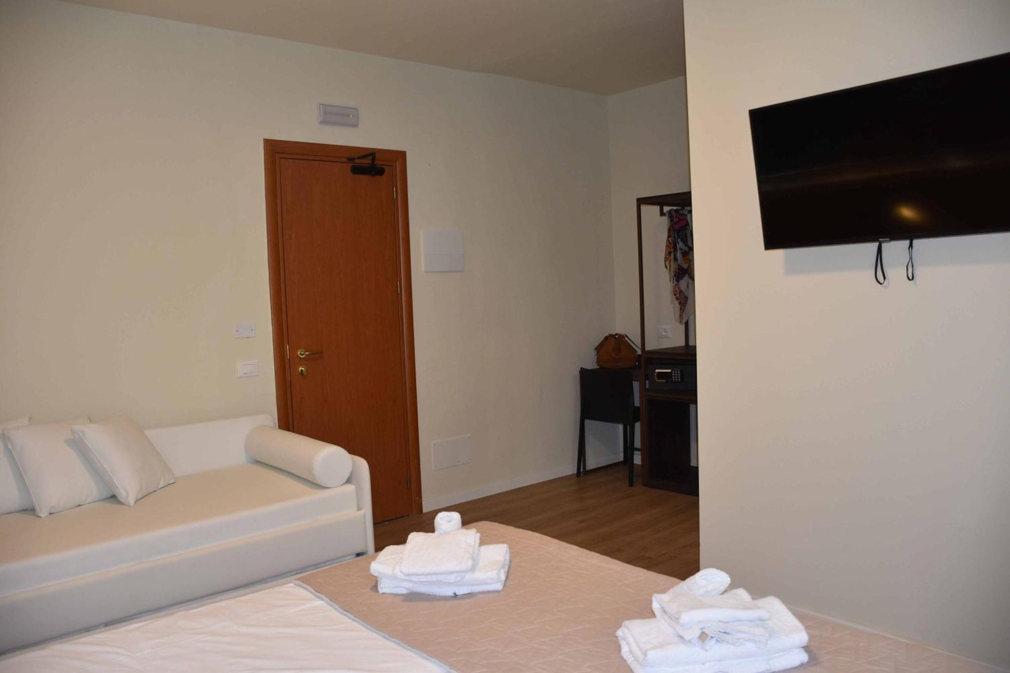 Hotel Suez Lido di Jesolo Exterior photo